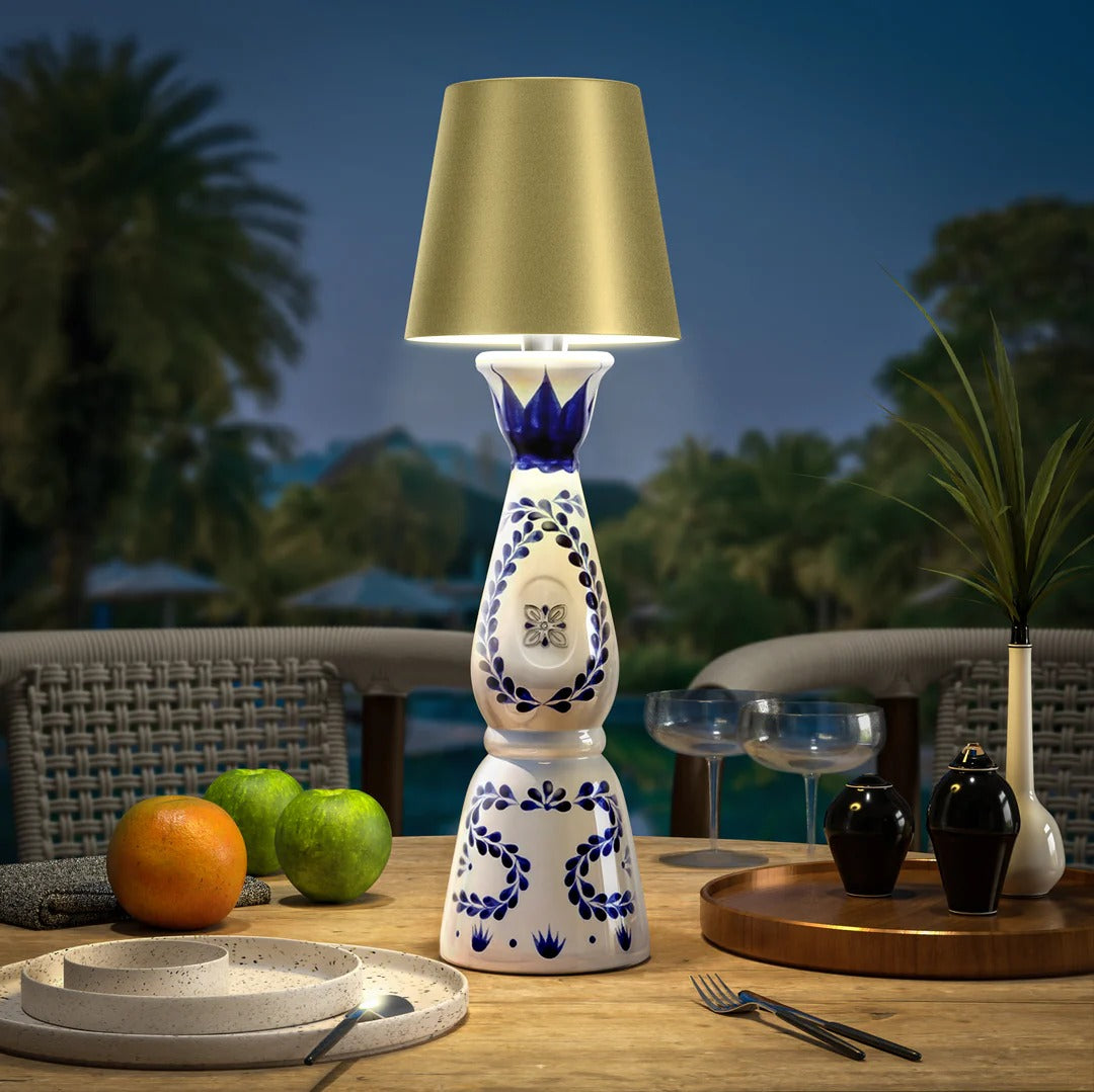 WIRELESS TABLE LAMP